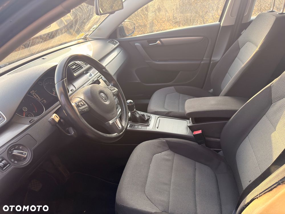 Volkswagen Passat 1.6 TDI BlueMotion - 6