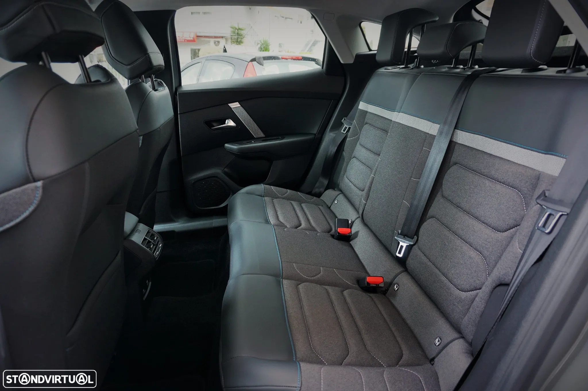 Citroën C4 PureTech 130 Stop&Start SHINE - 14