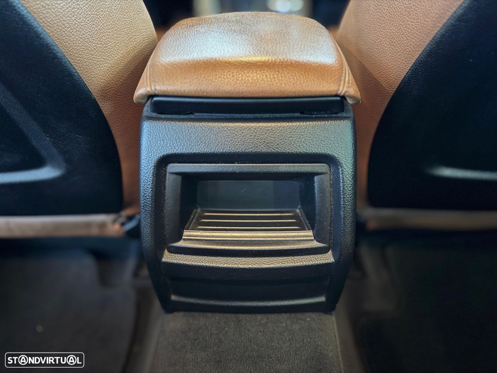 BMW 320 d EfficientDynamics Line Luxury - 31