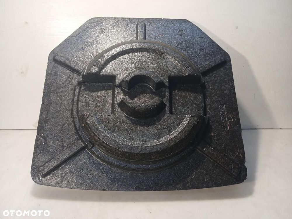 WKŁAD STYROPIAN KOŁA ZAPASOWEGO W BAGAŻNIK TOYOTA AVENSIS T27 64429-05020 - 2