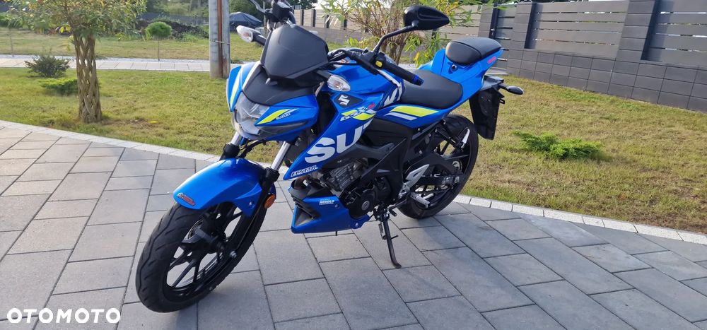 Suzuki GSX - 6