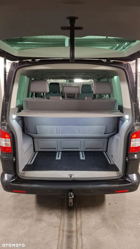 Volkswagen Multivan - 22