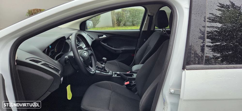 Ford Focus SW 1.5 TDCi Titanium ECOnetic - 23