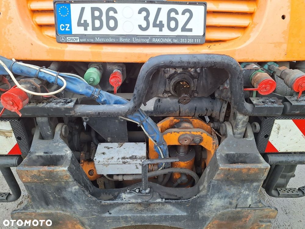 Versalift Unimog U 400 4X4 - 38
