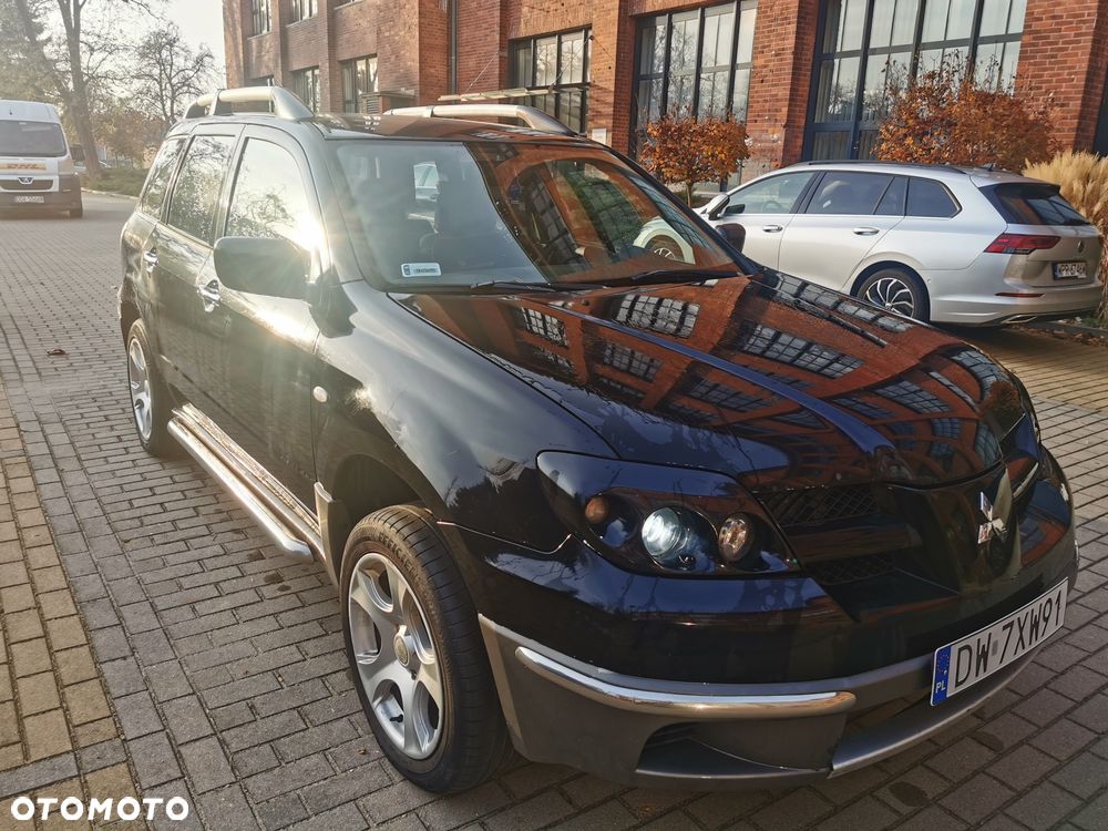 Mitsubishi Outlander - 1