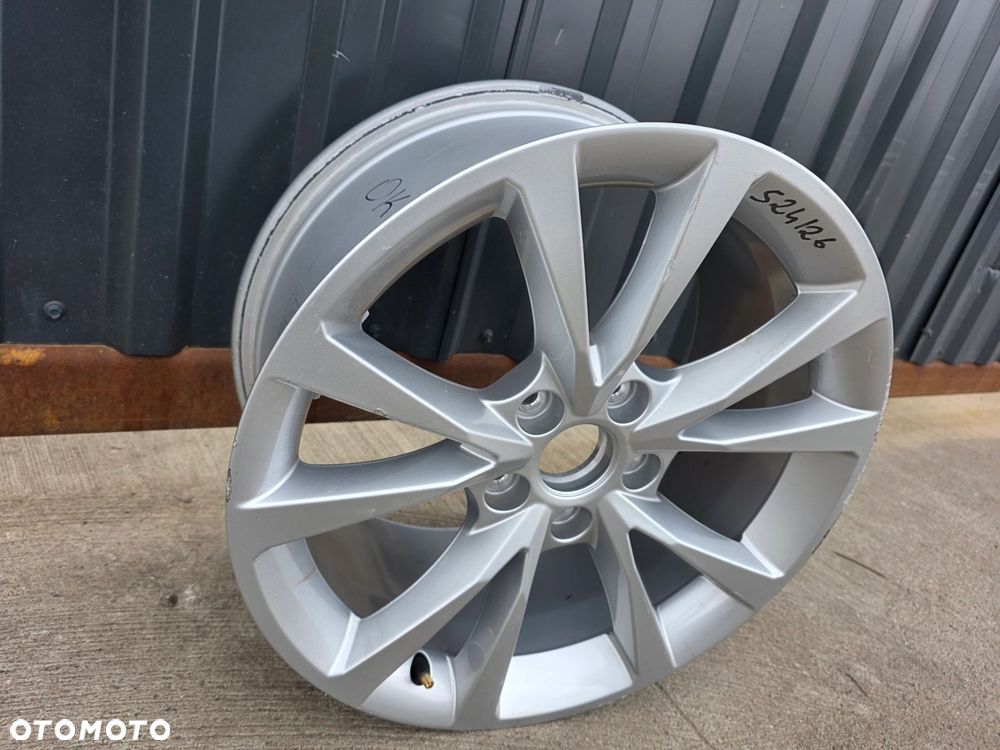 FELGA ALUMINIOWA AUDI A3 S3 8Y VW SEAT 8.0J R17 ET46 8Y0601025CC S24/26 - 3