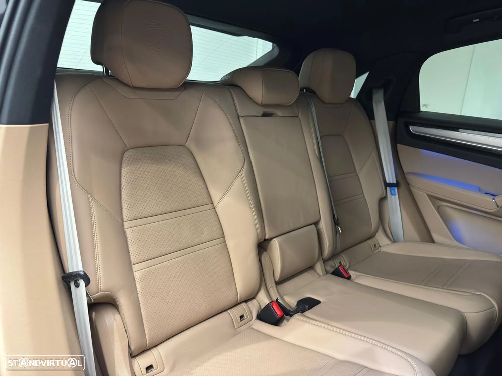 Porsche Cayenne Coupé E-Hybrid Platinum Edition - 31