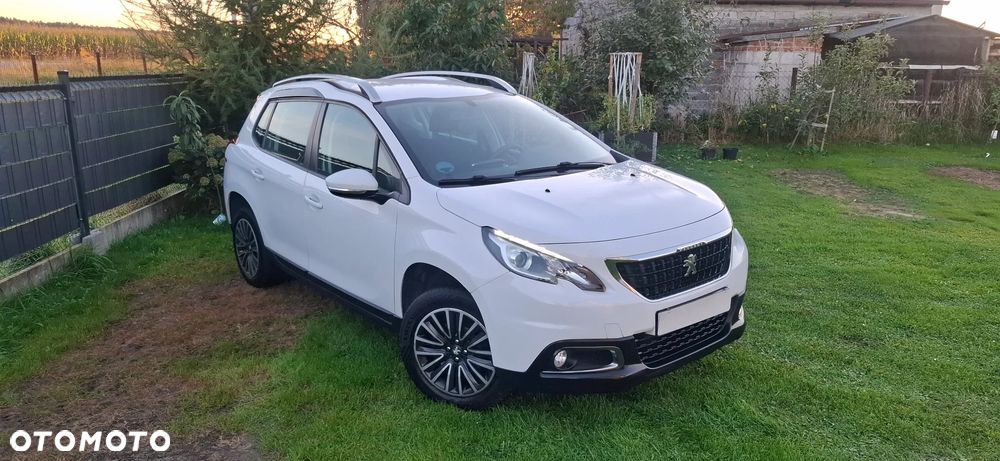 Peugeot 2008 1.2 Pure Tech Style EU6 - 32