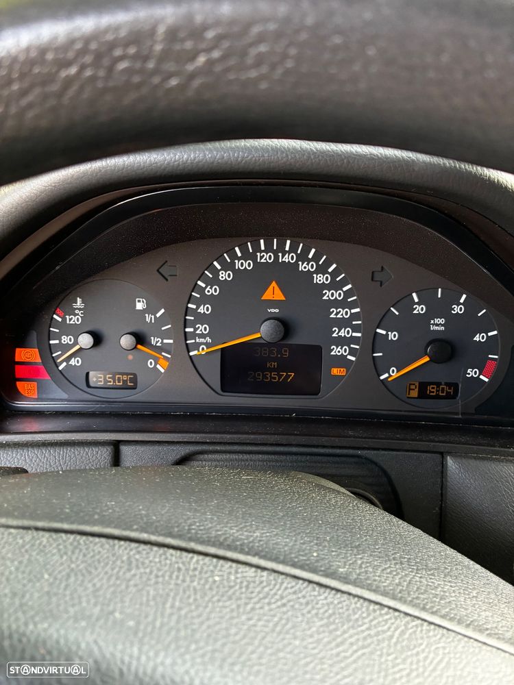 Mercedes-Benz E 220 - 5