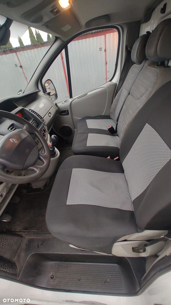 Renault Trafic - 12