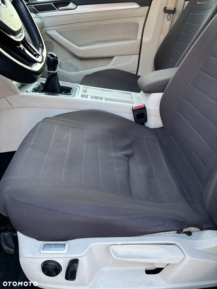 Volkswagen Passat 2.0 TDI BMT Comfortline - 11