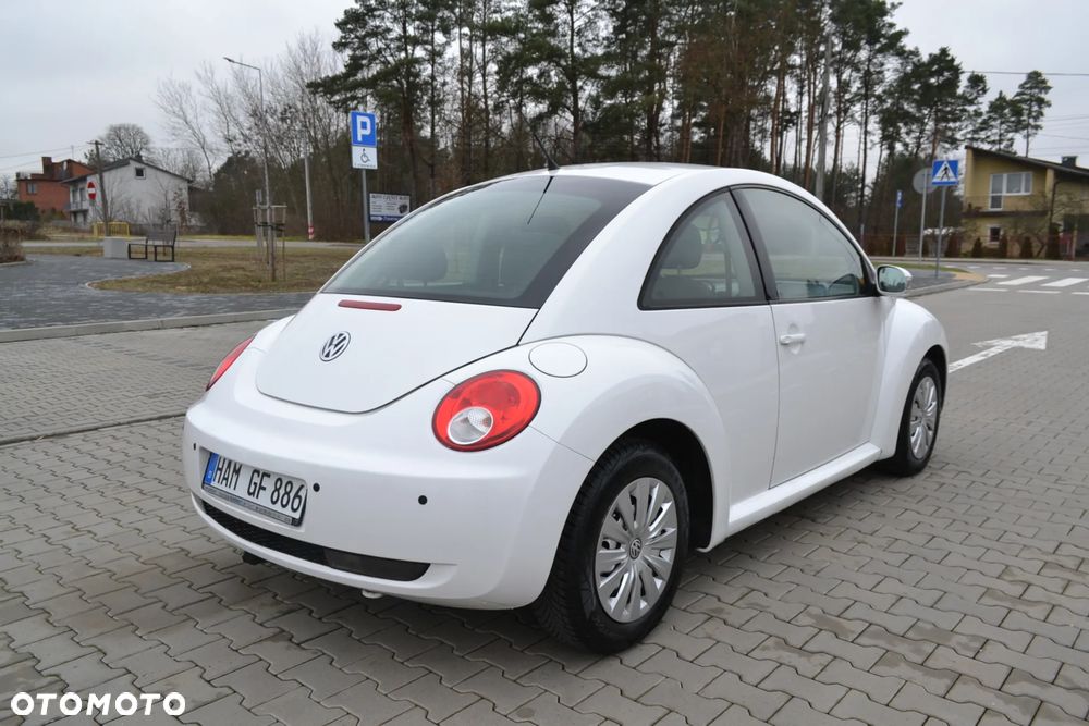 Volkswagen New Beetle - 27
