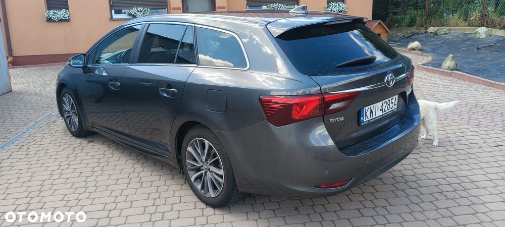 Toyota Avensis 2015 photo 2