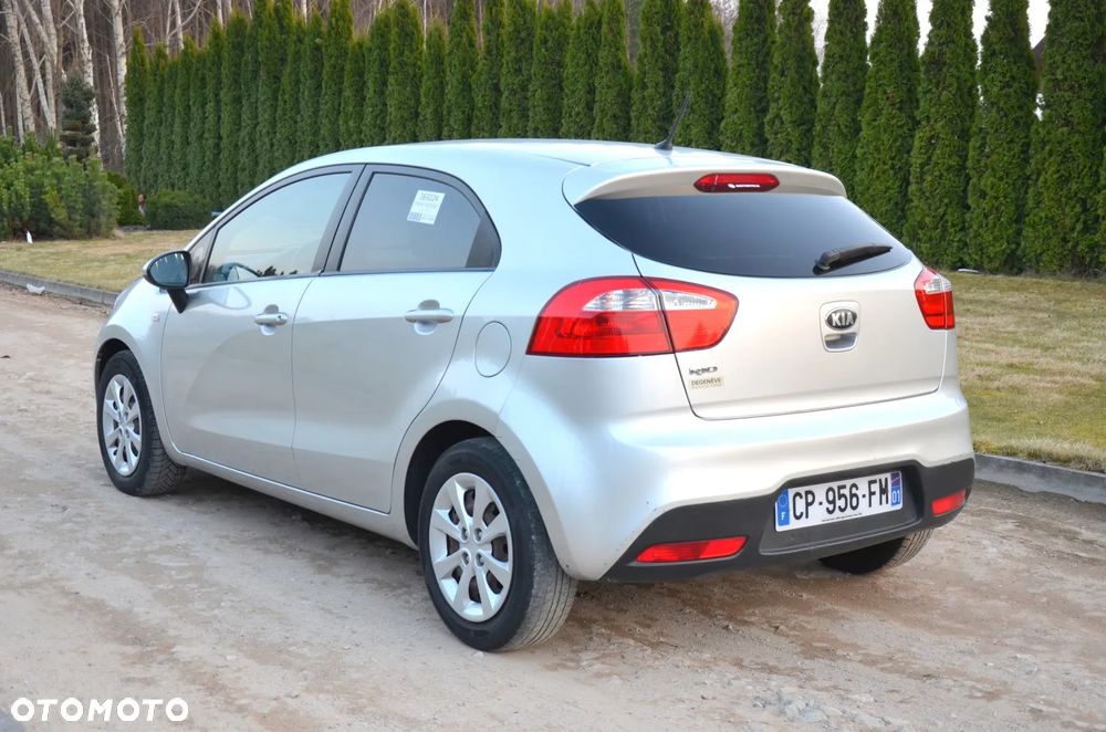 Kia Rio 1.2 Attract - 3