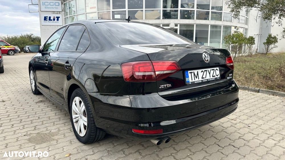 Volkswagen Jetta 2.0 TDI Comfortline - 6