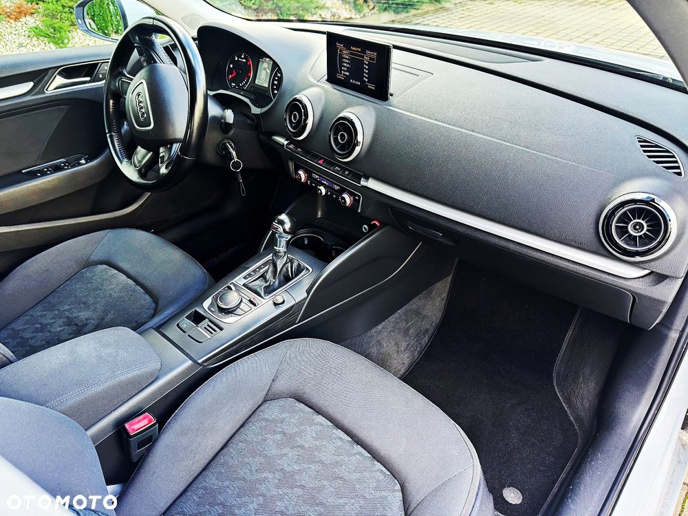 Audi A3 Sportback 1.6 TDI (clean diesel) S tronic Attraction - 35