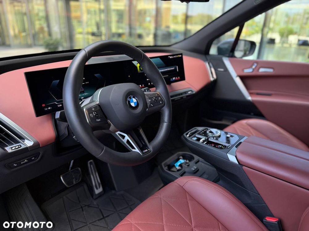 BMW iX - 17