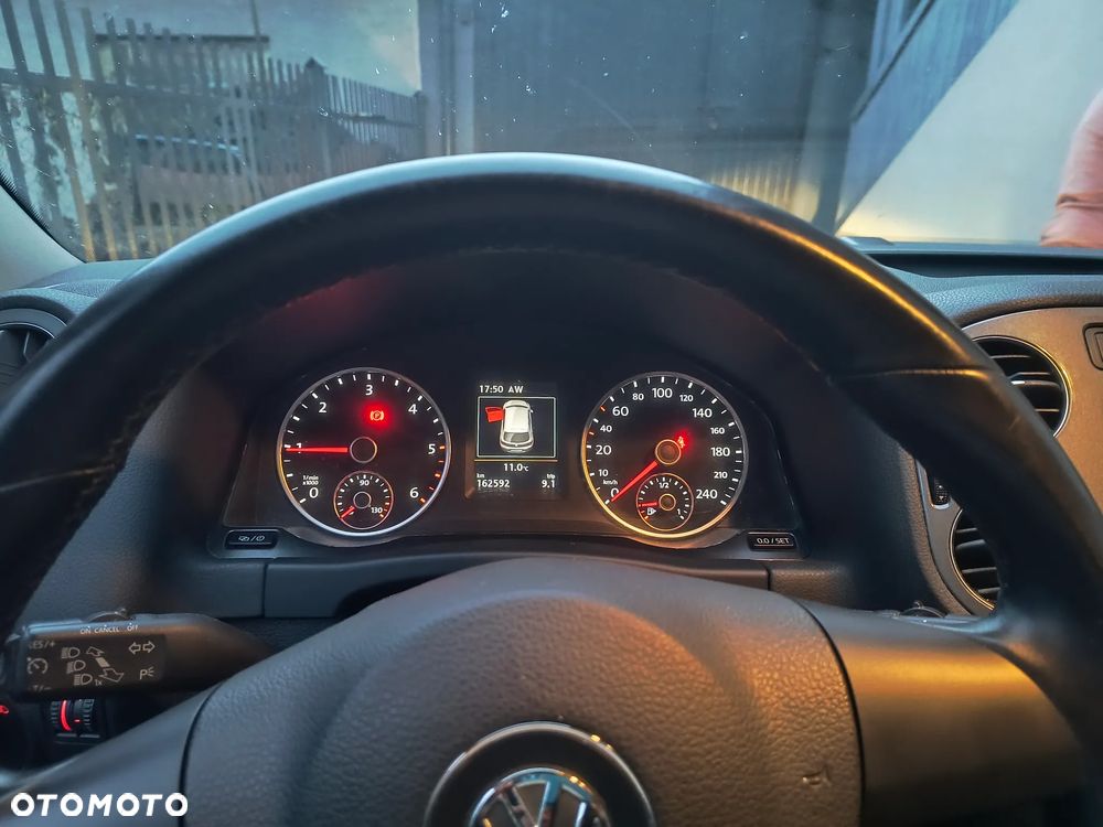 Volkswagen Tiguan - 12