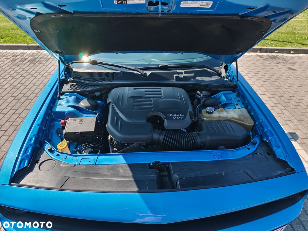Dodge Challenger - 16