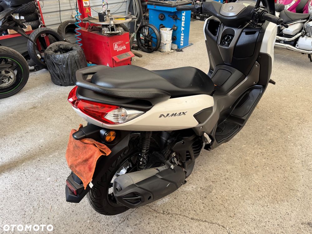 Yamaha NMAX - 7