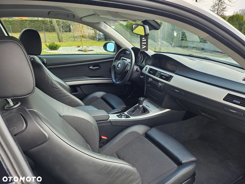 BMW Seria 3 320i Edition Exclusive - 22