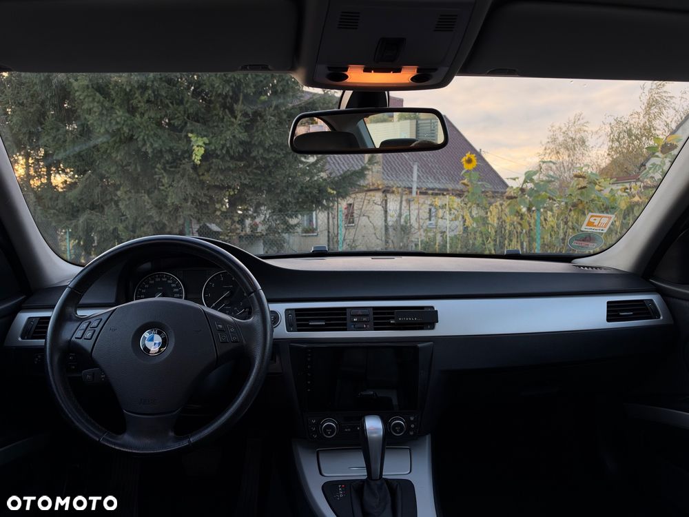 BMW Seria 3 318i Edition Exclusive - 22