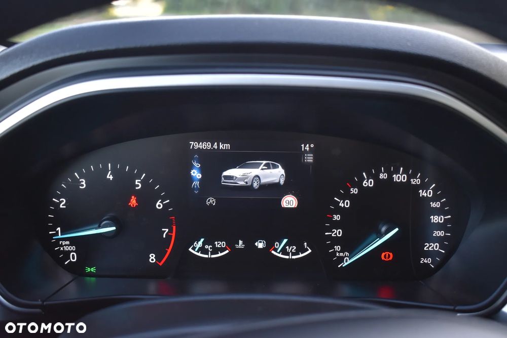 Ford Focus 1.0 EcoBoost Titanium X - 37
