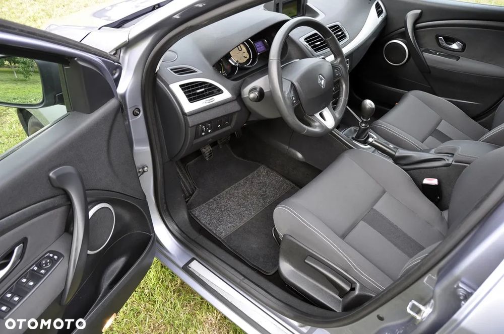Renault Megane TCe 180 GT - 10