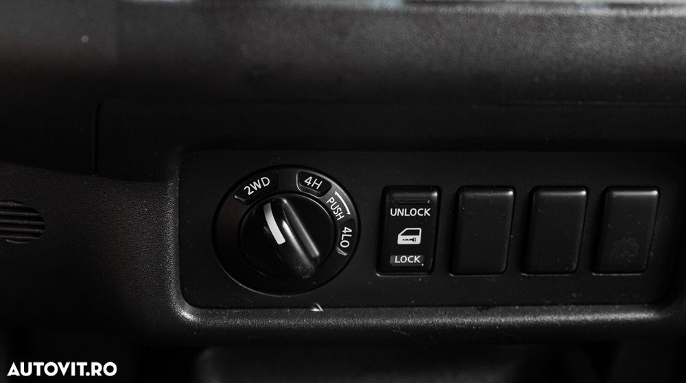 NISSAN Navara 2009 — imagine 8