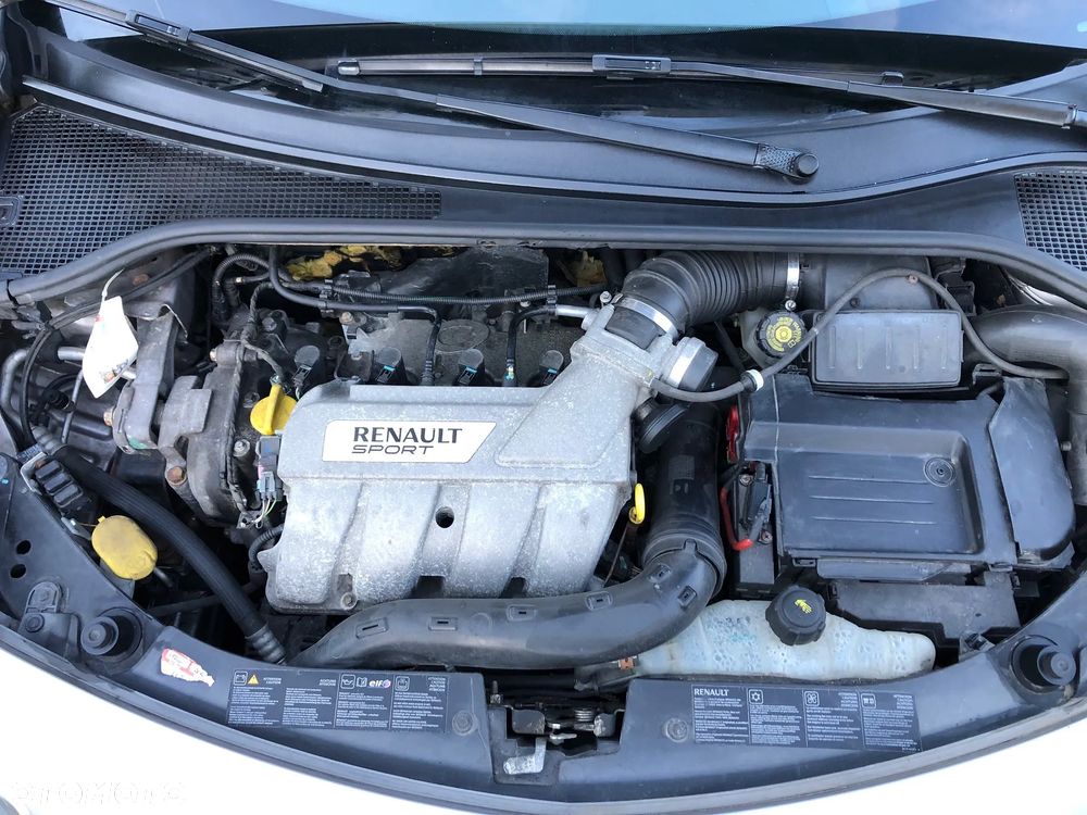 Renault Clio 2.0 16V Sport - 21