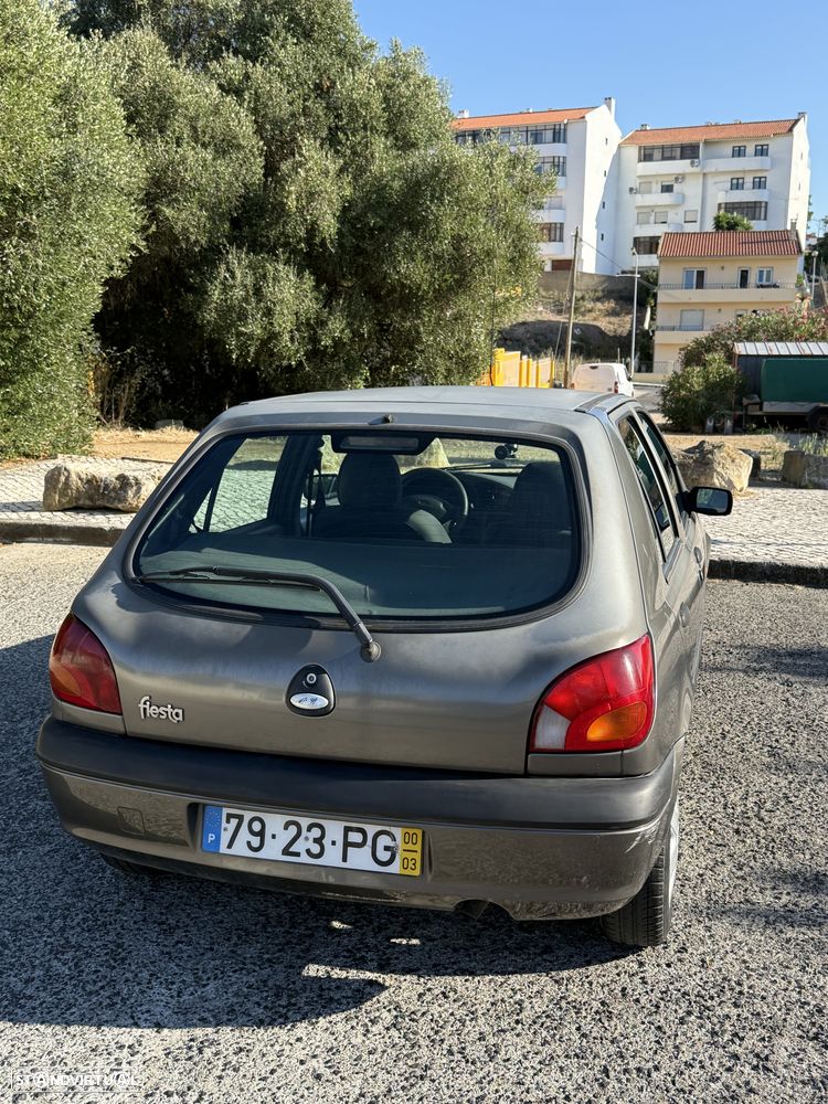 Ford Fiesta 1.25 Ghia — fotografia 5