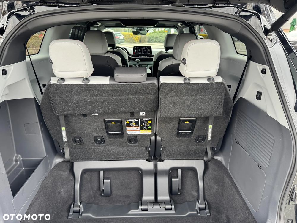 Toyota Sienna - 22