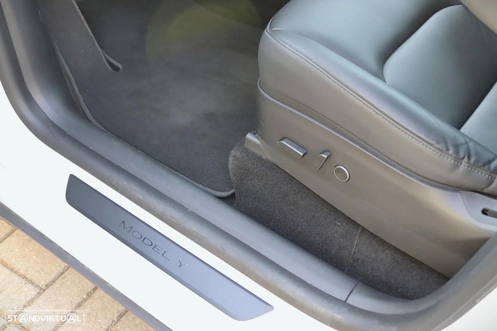 Tesla Model Y Standard - 16