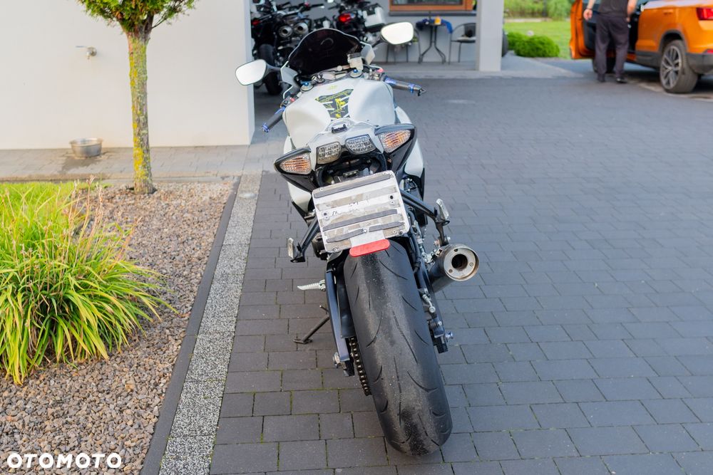 Suzuki GSX-R - 4