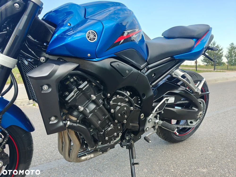 Yamaha FZ - 8
