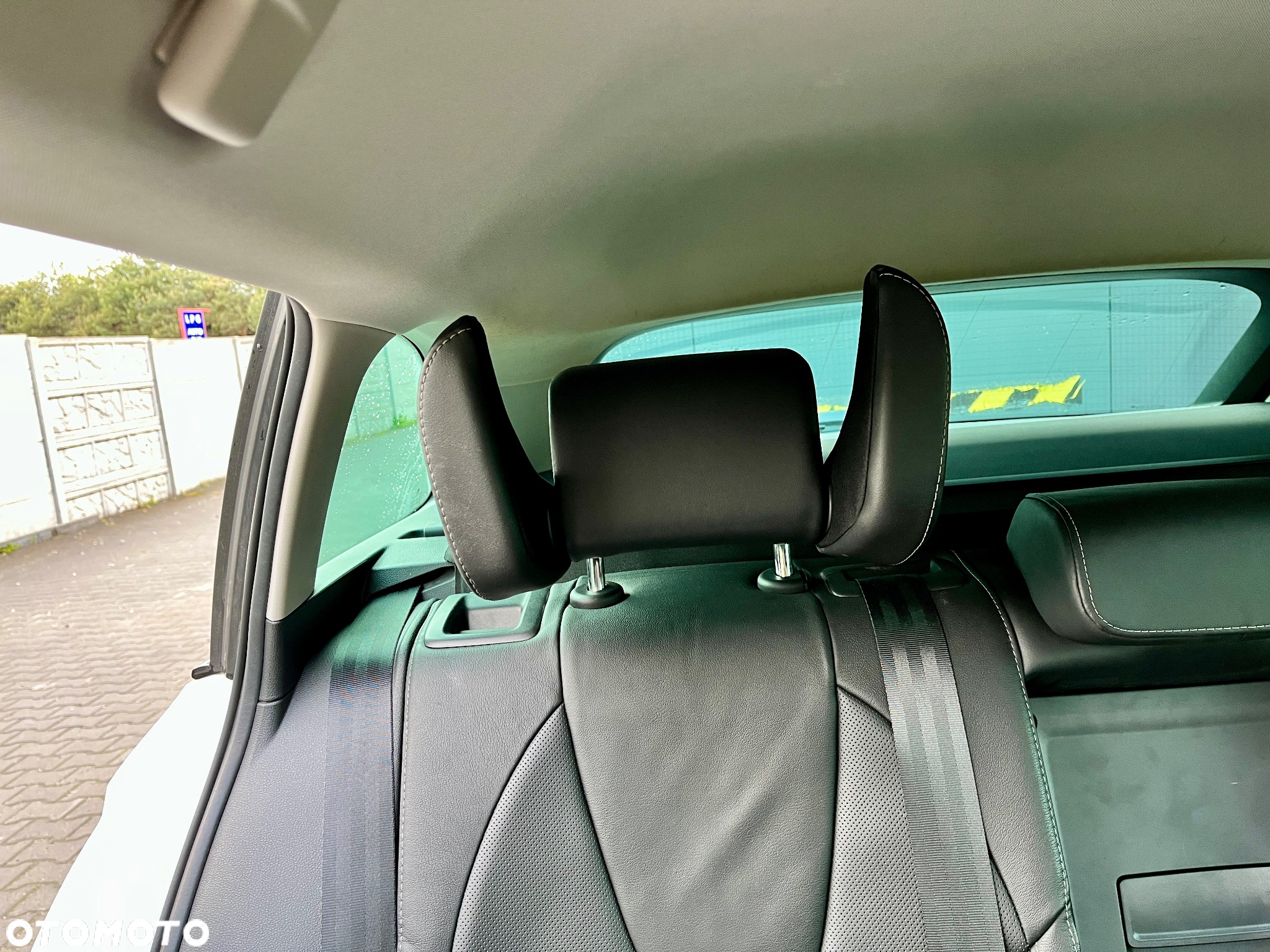 Skoda Octavia Combi 2.0 TDI DSG Premium Edition - 11