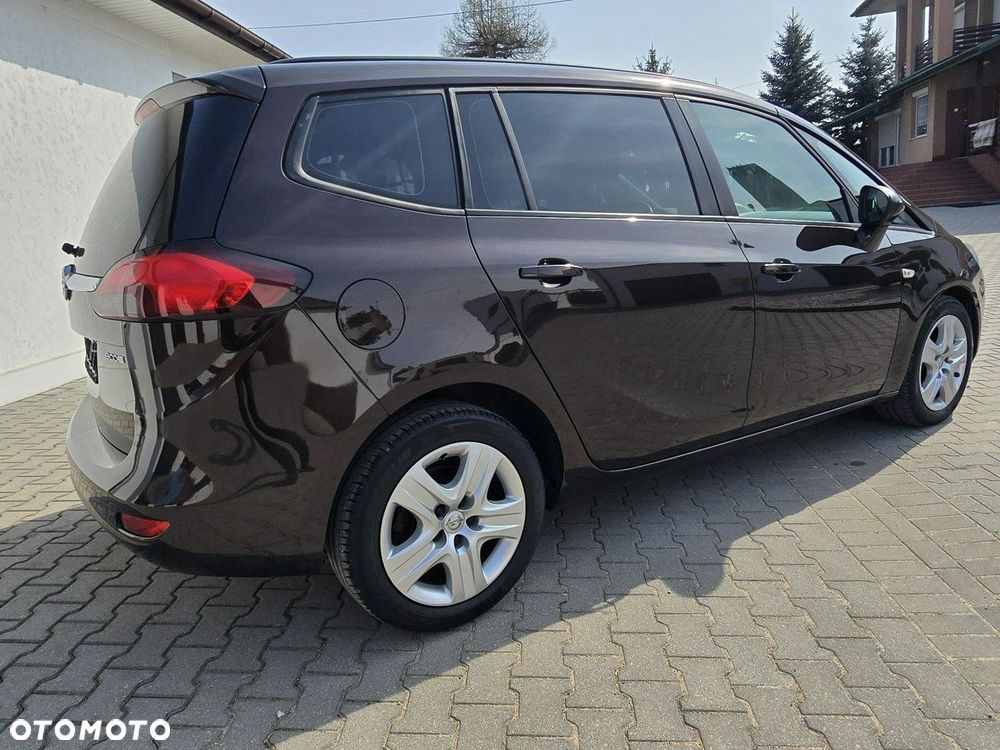 Opel Zafira - 10