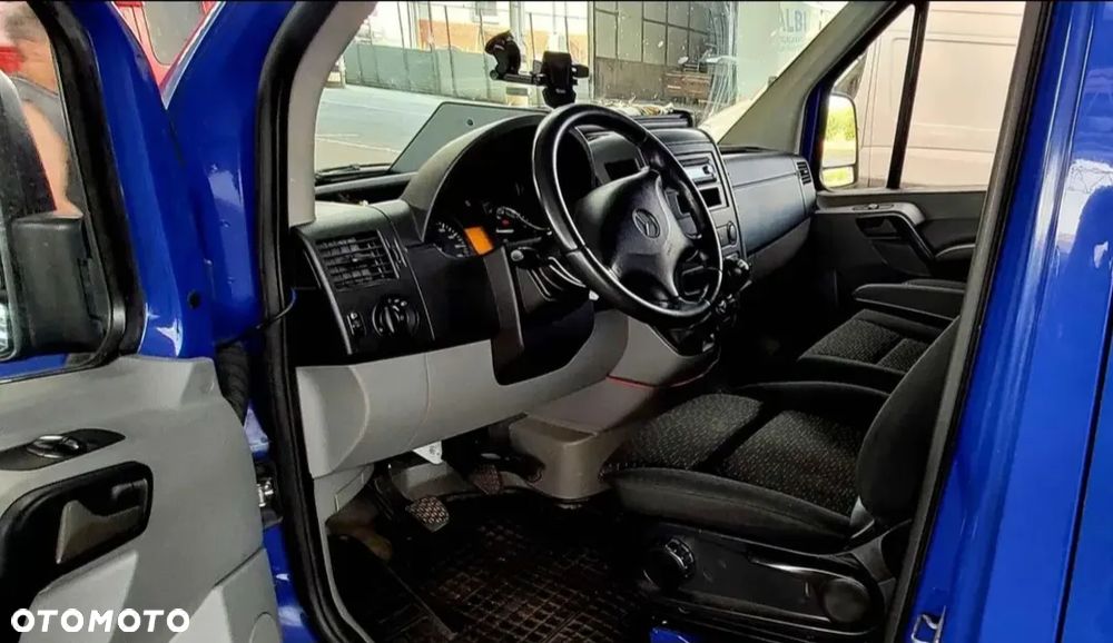Mercedes-Benz Sprinter - 12