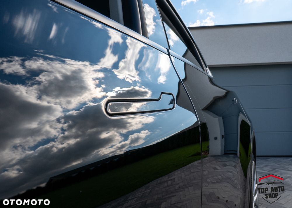 Tesla Y Long Range AWD - 31