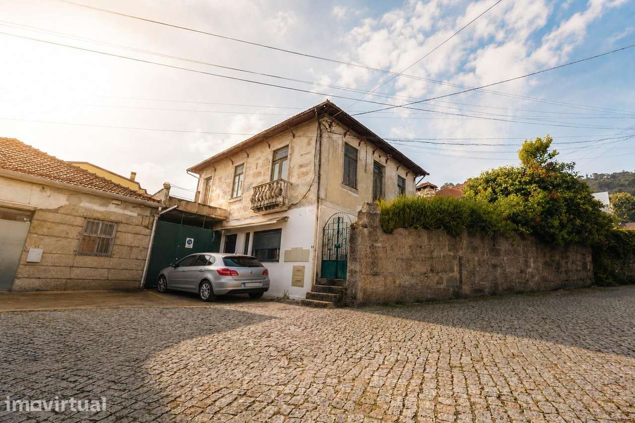 Moradia T2 renovada com Terraço, Jardim e Armazém - Centro de Baltar - Grande imagem: 2/40