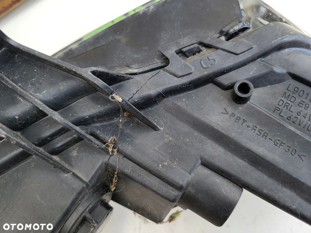 Halogen prawy LED DRL Peugeot 2008 208 II - 5