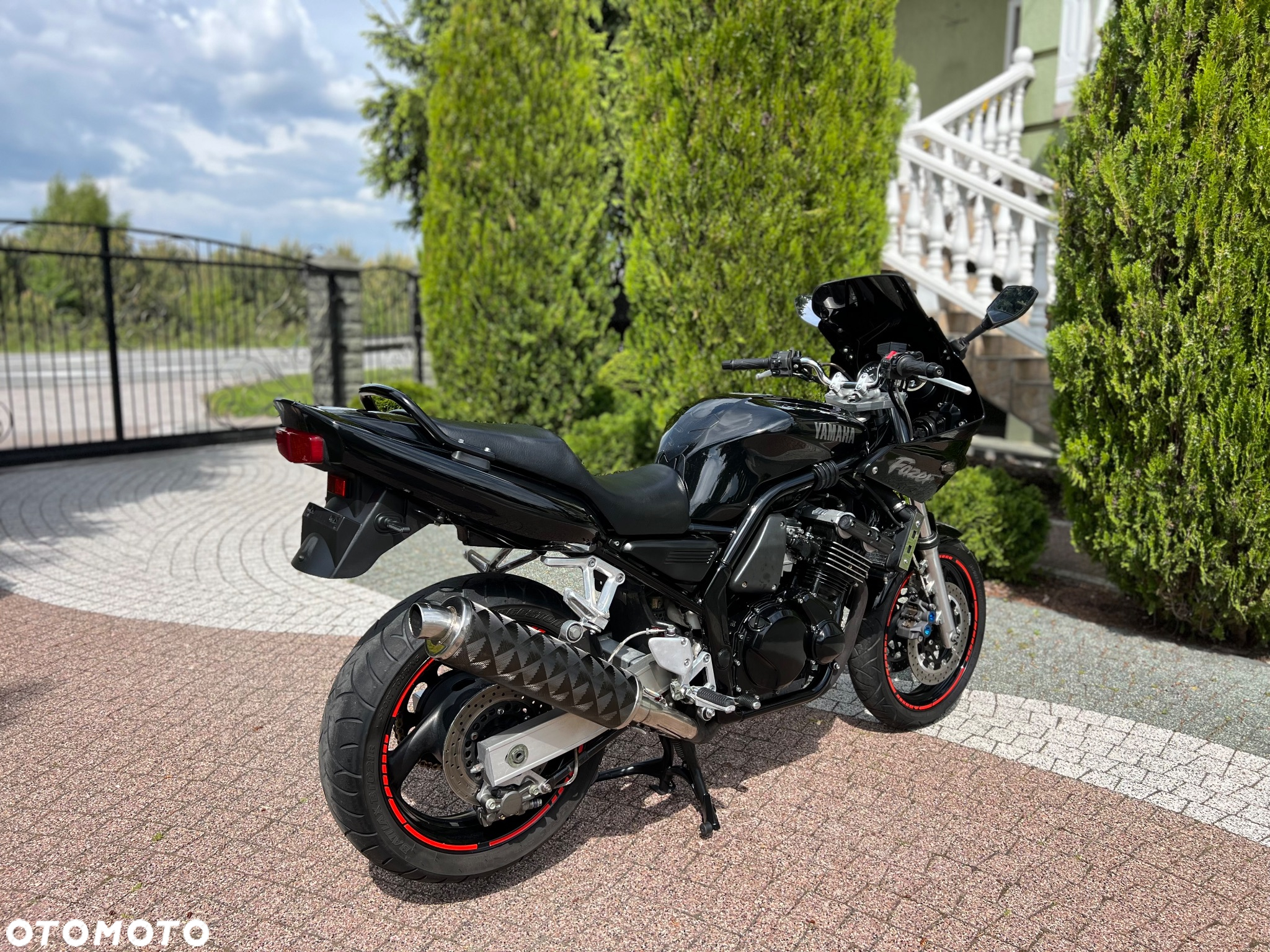 Yamaha FZS - 10