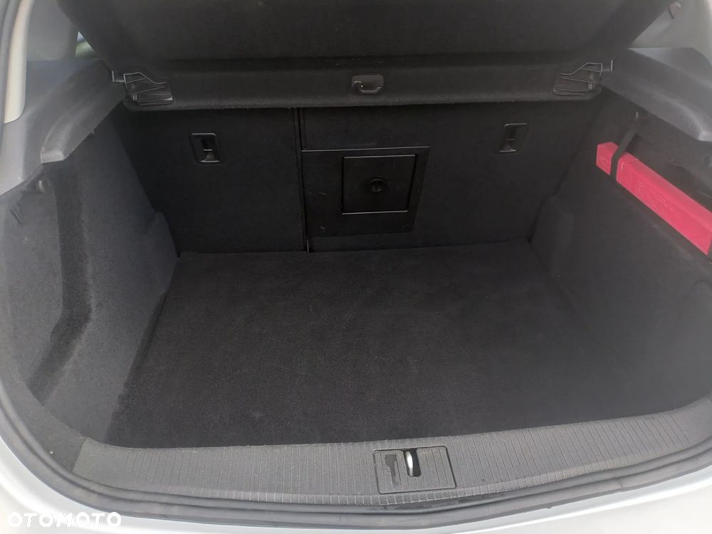 Opel Astra 1.6 150 Jahre - 13