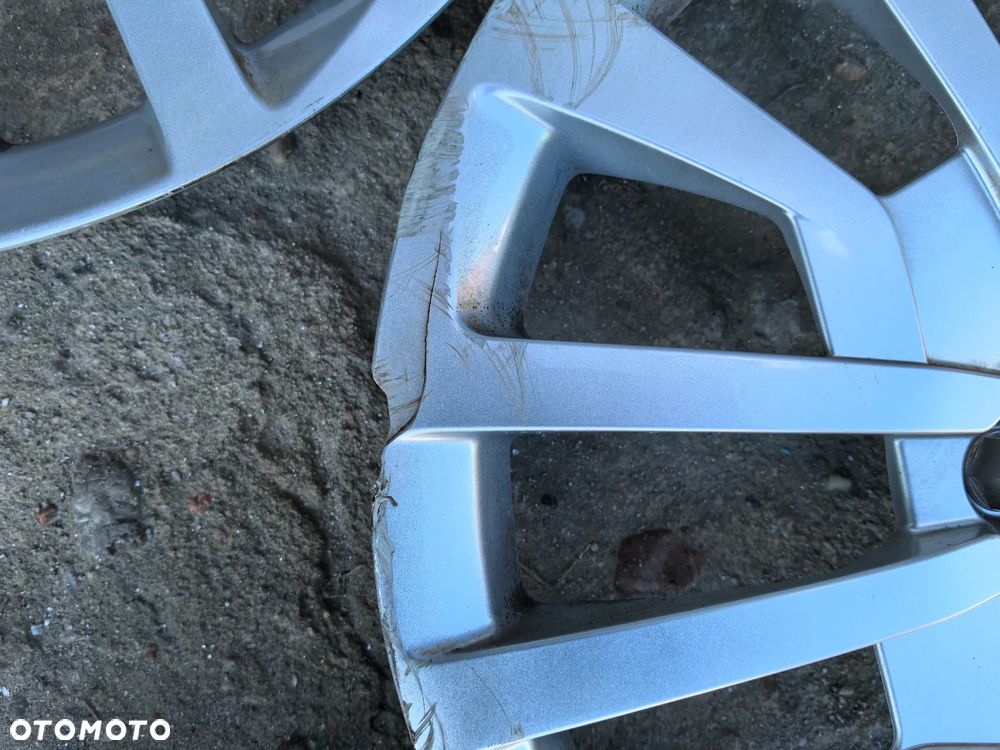 Opel Vivaro C Zafira D Kołpaki 17" KOMPLET - 6