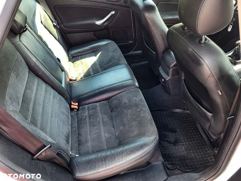 Ford Mondeo - 22