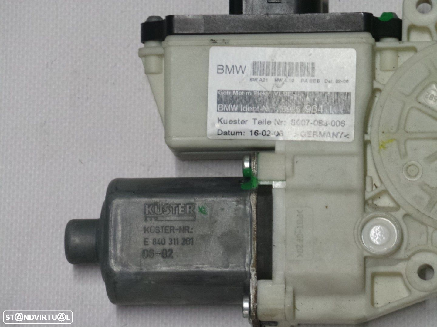 Motor elevador Direito/Frente Seminovo/ Original BMW X3 (E83) 67626925964 - 2