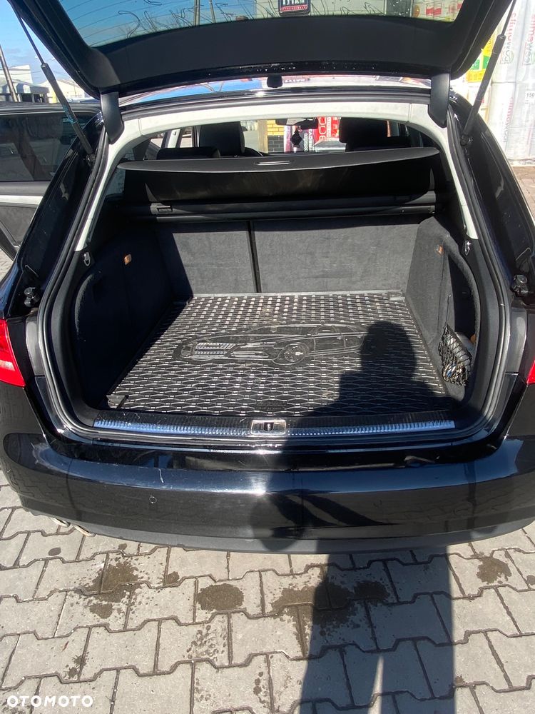Audi A4 Avant 2.0 TDI - 10