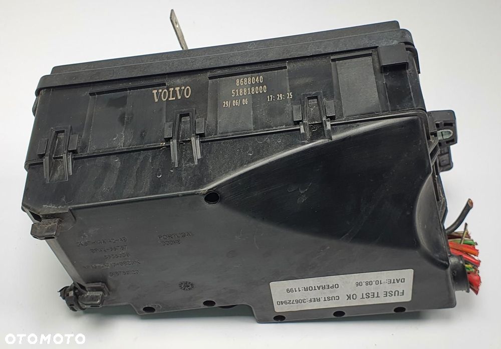 SKRZYNKA BEZPIECZNIKÓW VOLVO C70 II 8688039 3M5T-14A142-AB - 3