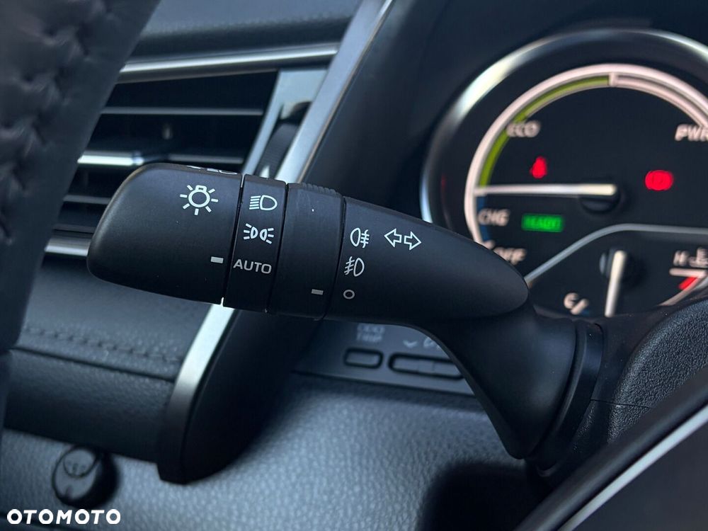 Toyota Camry 2.5 Hybrid Comfort CVT - 29