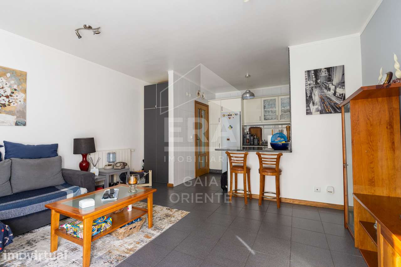 T2 com garagem e varanda junto à N1 – Seixezelo - Grande imagem: 2/30